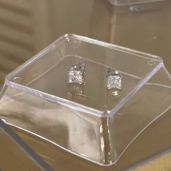 CZ and silver stud earrings NWOT - Picture 9 of 15